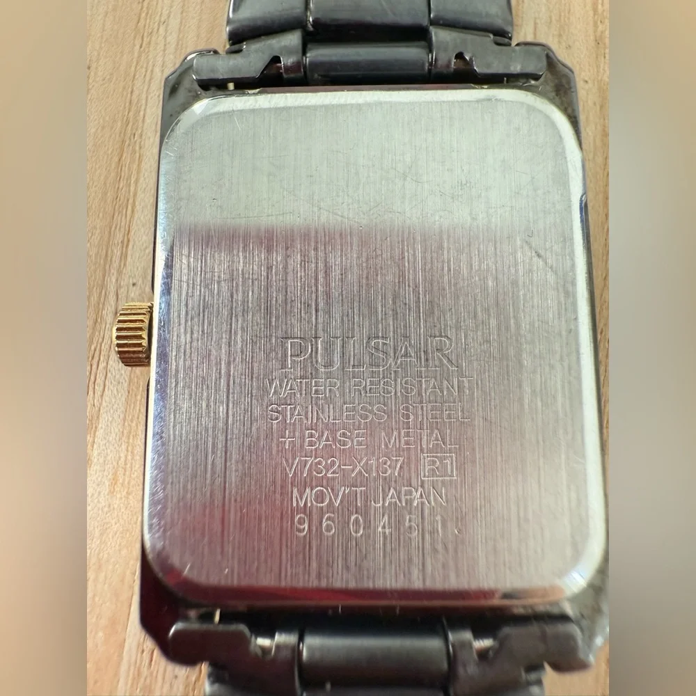 Vintage Pulsar men’s black rectangular watch NEW BATTERY